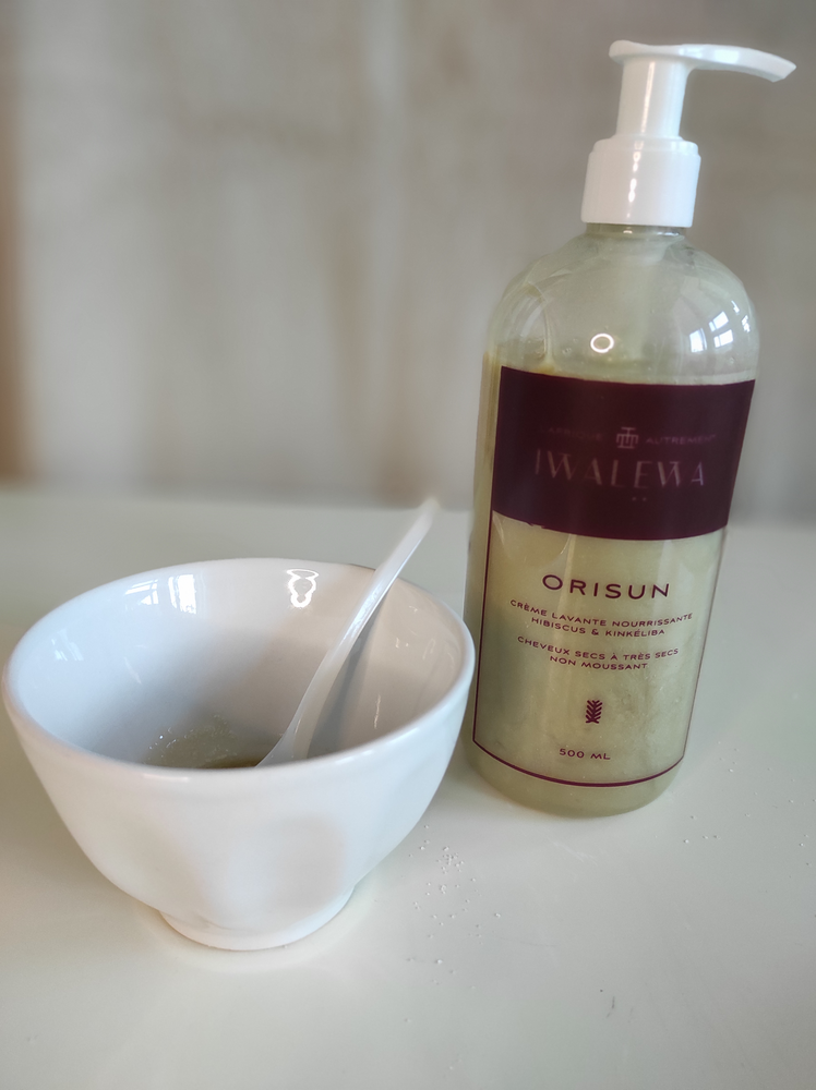 Crème lavante Orisun, shampoing naturel sans sulfates de la marque Iwalewa pour cheveux crépus, frisés, bouclés, afro, très secs. 100% fabriqué en Afrique pour une consommation plus éthique et responsable